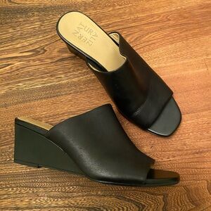 Naturalizer Black Wedge Sandals Mule Leather 7.5 Zaya